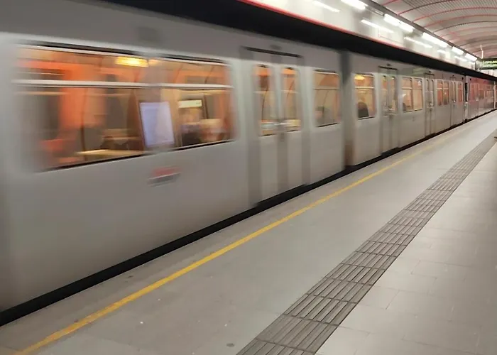Favorit-Rooms , Metro Connection To Centralstation-Airport And City-Center *