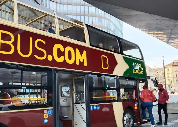 Favorit-rooms , Direkt Metro Connection U1 To Centralstation-airport And City-center *