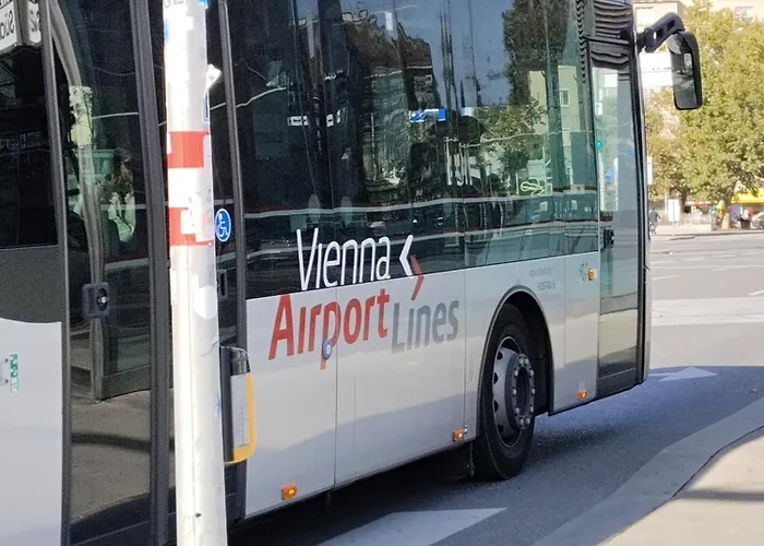 Favorit-Rooms , Metro Connection To Centralstation-Airport And City-Center Hostel *