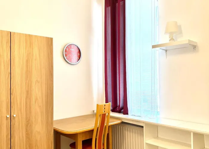 Favorit-rooms , Direkt Metro Connection U1 To Centralstation-airport And City-center * Відень