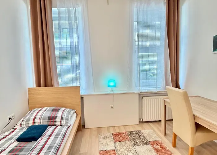 Favorit-Rooms , Metro Connection To Centralstation-Airport And City-Center