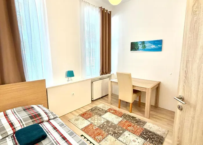 Favorit-rooms , Direkt Metro Connection U1 To Centralstation-airport And City-center