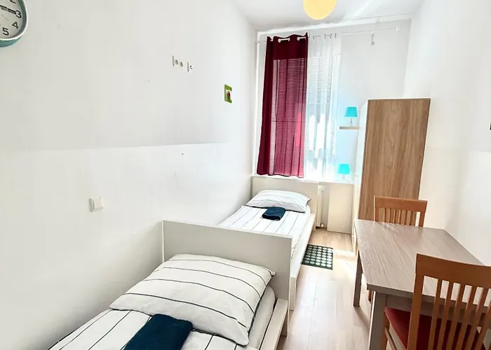 Хостел Favorit-rooms , Direkt Metro Connection U1 To Centralstation-airport And City-center Відень